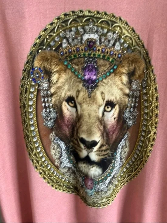 Camilla Rose Pink Short Sleeve Tee with Bejeweled Lion Motif top cotton - Picture 4 of 6